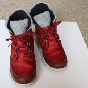 Women's Sorel Winter Boot Size 9 1/2 M Waterproof and Lined